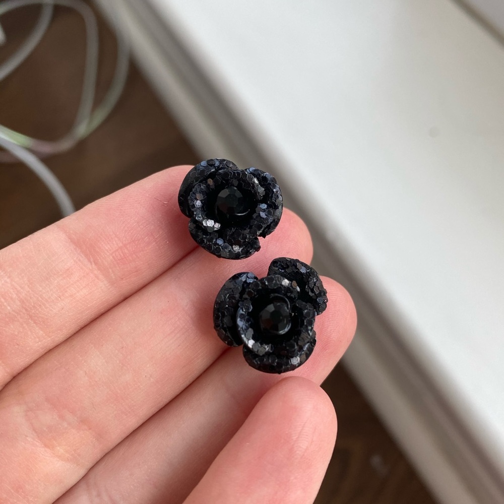 Betsey Johnson black glitter rose bud earrings